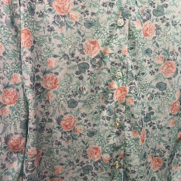 Vintage Pastel Floral Caper-Mates Print Women’s Button Blouse - Picture 5 of 7